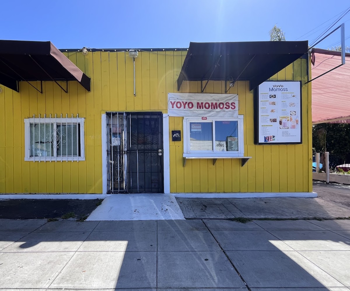 Yoyo Momoss